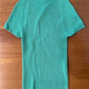 Green Ribbed Short Sleeve Top